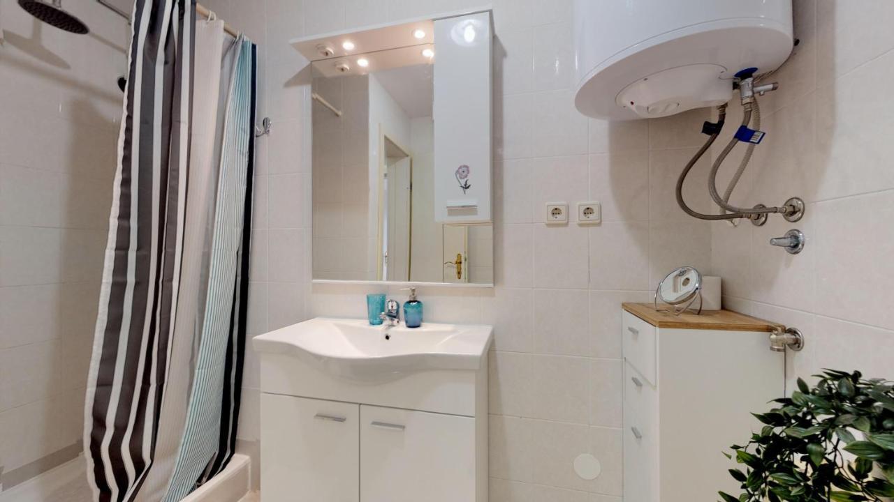 Emily Deluxe Superior 5 Star Studio Apartment, Your Piece Of Heaven With Sea & Park View Новиград Екстериор снимка